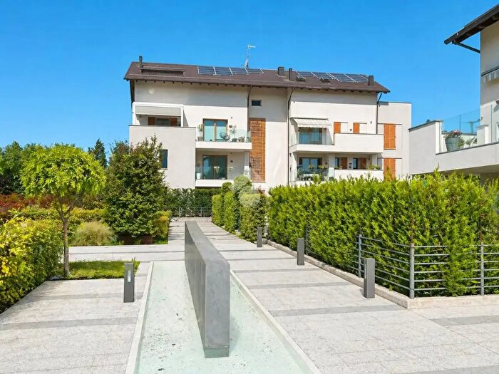 Appartamento quadrilocale in vendita in Via XVII Marzo, Carnate