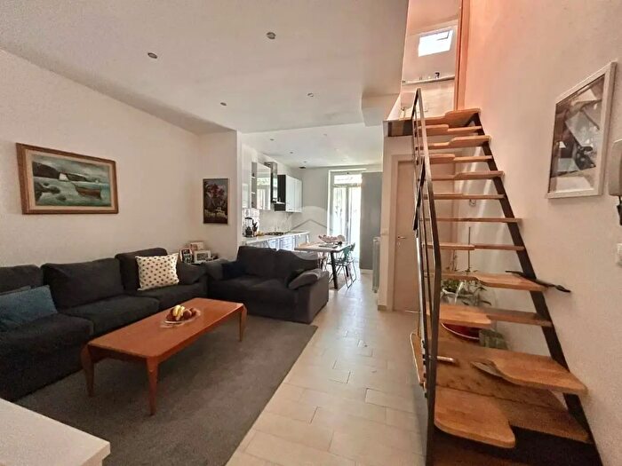Appartamento con 5 locali in vendita in Via Mignone, Savona
