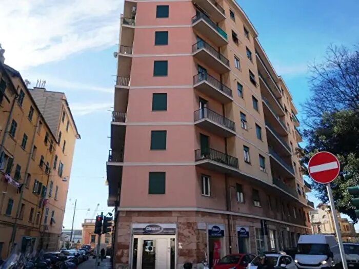 Appartamento quadrilocale in vendita in Piazza Nicolò Barabino, Genova