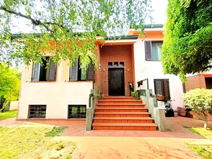 Casa con 6 locali in vendita in Via Michelangelo Buonarroti, Adria