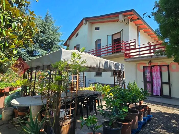 Casa con 9 locali in vendita in San Zeno, Arezzo
