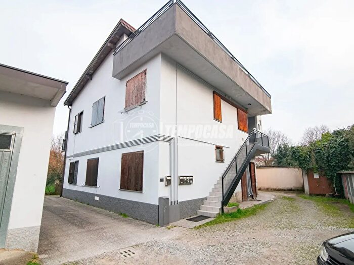 Appartamento trilocale in vendita in Locatelli, Fara Gera DAdda