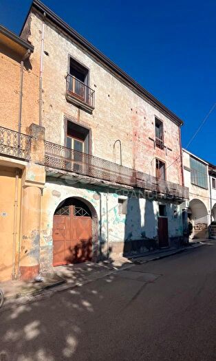Casa con 15 locali in vendita in Via Duca degli Abruzzi, Calvi Risorta