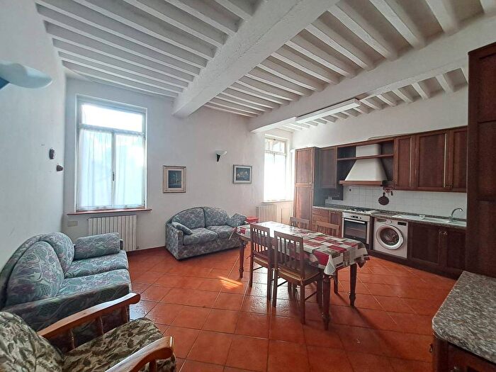 Appartamento trilocale in affitto in Strada Massimo dAzeglio, Parco Ducale Oltretorrente, Parma