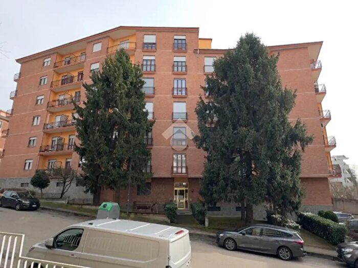 Appartamento trilocale in vendita in Via Europa Unita, Asti