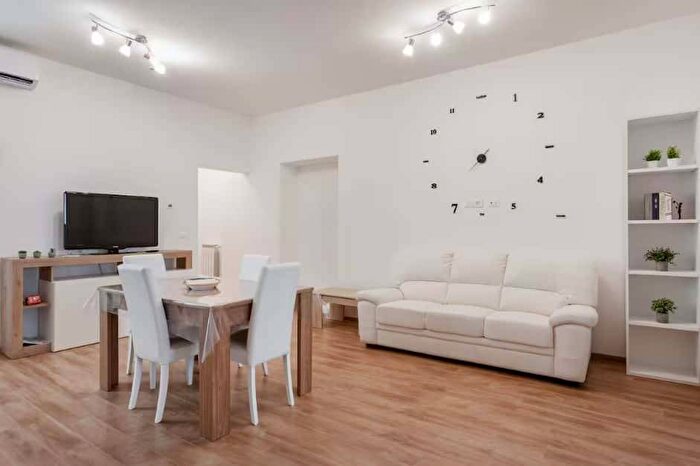 Appartamento con 5 locali in affitto in Via San Lazzaro, Borgo Teresiano, Trieste