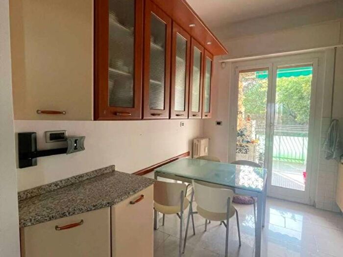 Appartamento quadrilocale in affitto in salita Toscanelli, Sestri Ponente, Genova