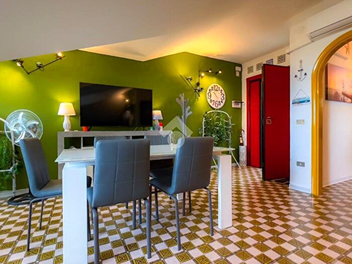 Appartamento trilocale in affitto in Via Dino Penazzato, Centro, Formia