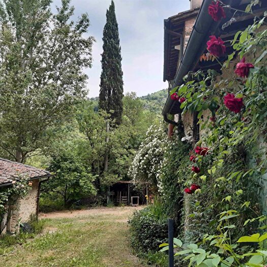 Casa con 9 locali in vendita in Vicchio