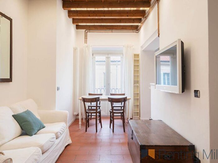 Appartamento trilocale in affitto in Corso San Gottardo, Milano