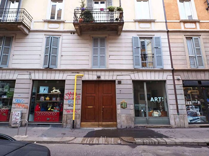 Appartamento bilocale in affitto in via SAN CALOCERO, Corso Genova, Milano