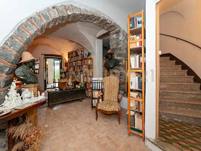 Casa con 5 locali in vendita in Via Guglielmo Oberdan, Linguaglossa