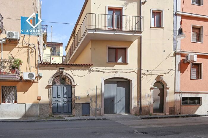 Casa quadrilocale in vendita in Via Giuseppe Garibaldi N, Palagonia