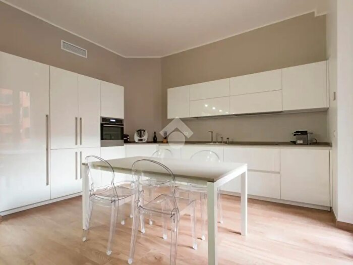 Appartamento quadrilocale in vendita in Viale Papiniano, Milano