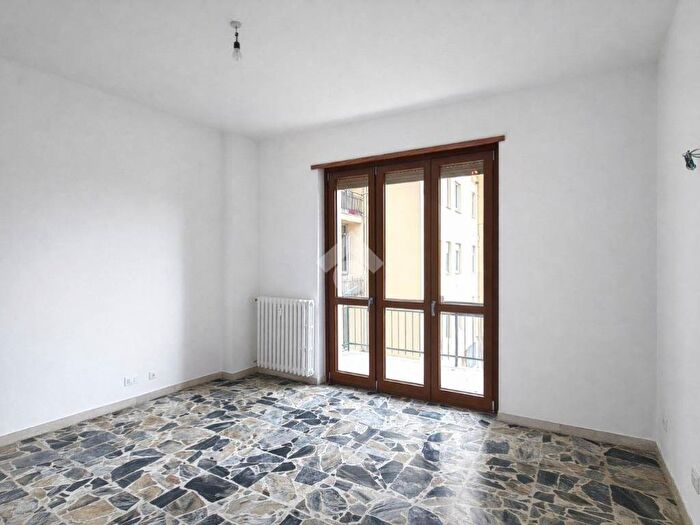 Appartamento trilocale in affitto in VIALE RISORGIMENTO, Centro, Bra