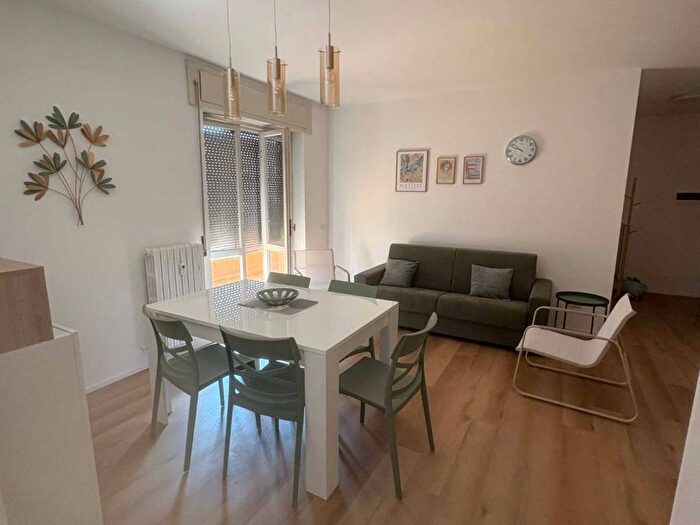 Appartamento trilocale in affitto in Via Villatico, Colico Piano, Colico