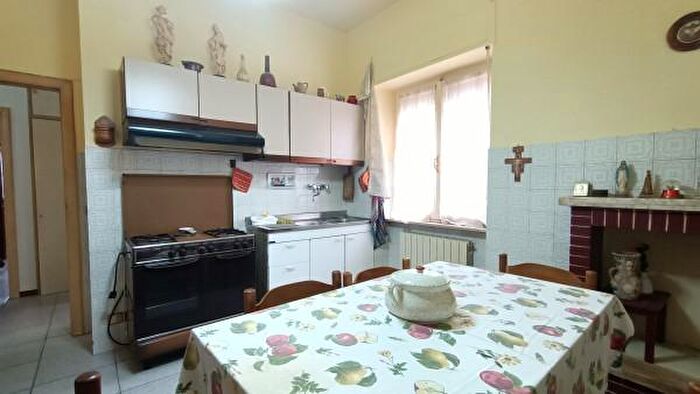 Appartamento con 5 locali in vendita in Via Santa Rita, Sarnano