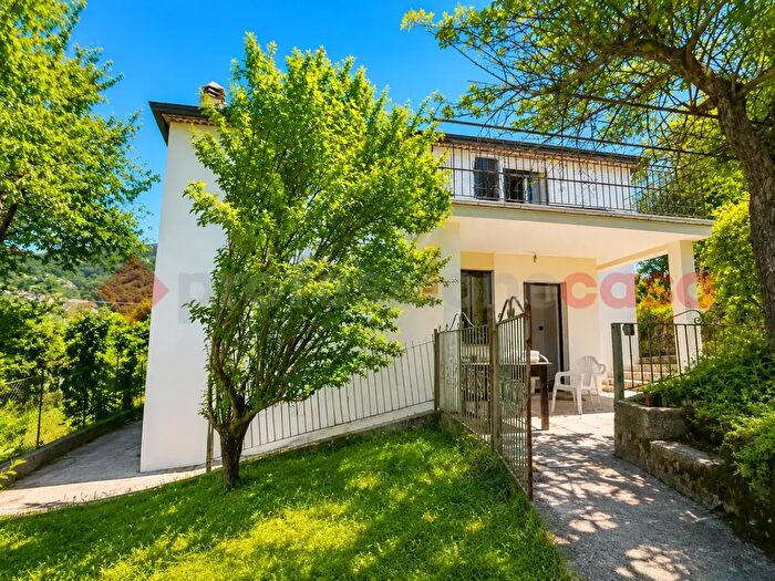 Casa quadrilocale in vendita in Via Felgeto, Fumone