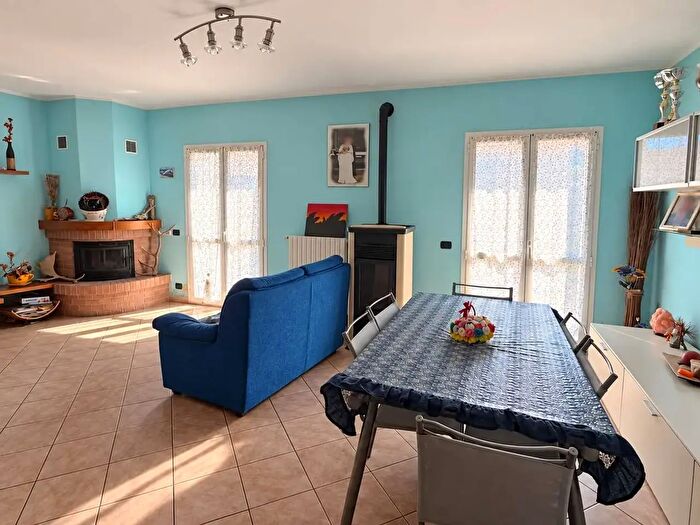 Casa con 10 locali in vendita in Via Ciolla, Casina