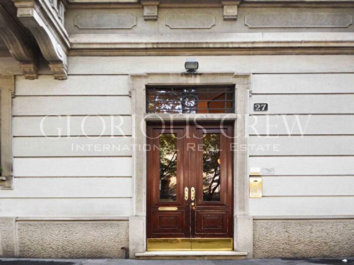 Appartamento trilocale in affitto in Via Fratelli Bronzetti, Indipendenza, Milano