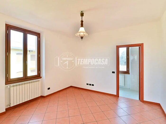 Appartamento trilocale in vendita in Via Domea, Cantu