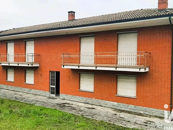 Casa con 12 locali in vendita in Via Regina Margherita, Cerrina Monferrato