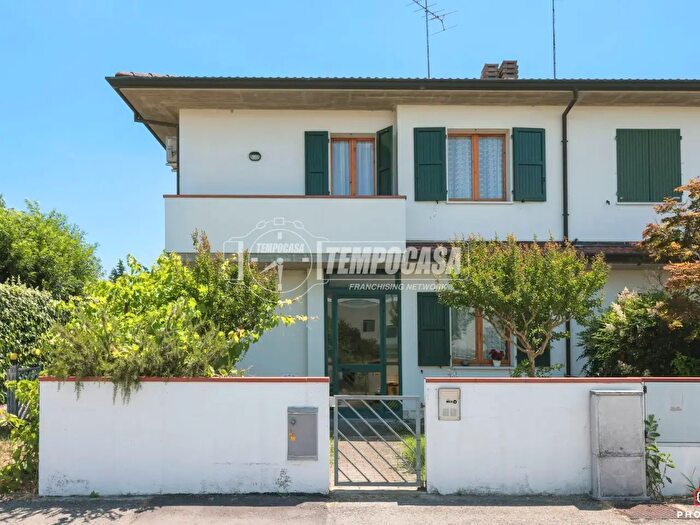 Casa con 5 locali in vendita in Via Fratelli Zaganelli, Lugo