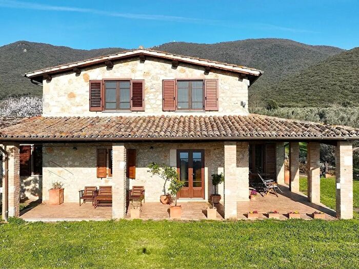 Casa con 10 locali in vendita in Via Madonna del Piano, Montecchio