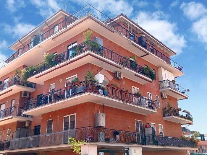 Appartamento trilocale in vendita in Via andrea barbazza, Torrevecchia, Roma