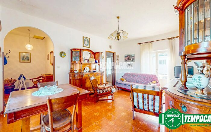 Appartamento quadrilocale in vendita in Località San Giacomo, Rocca Grimalda