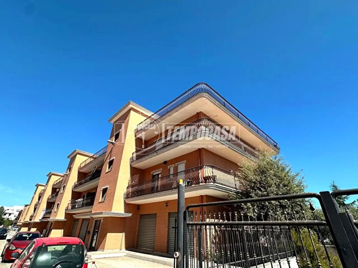 Appartamento trilocale in vendita in Viale degli Aviatori, Foggia