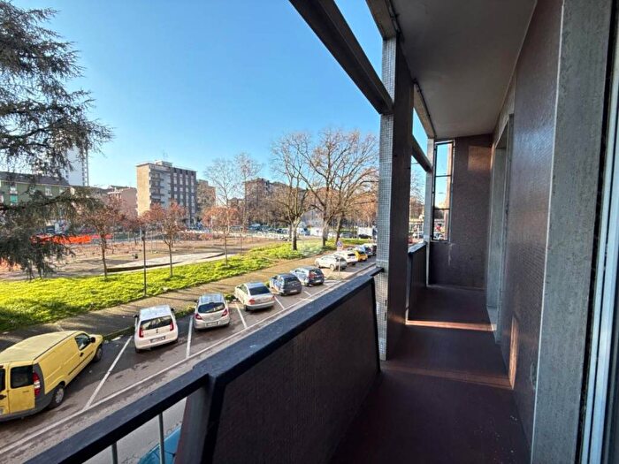 Appartamento bilocale in affitto in Piazza Tirana, Giambellino, Milano