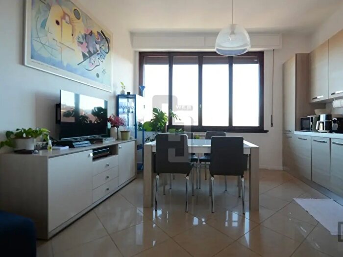 Appartamento trilocale in vendita in Via del Ponte alle Mosse, Firenze