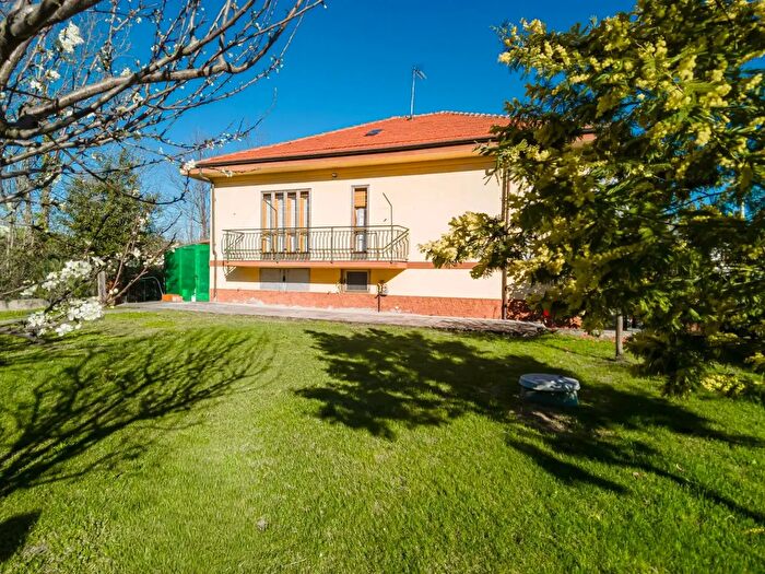 Casa con 7 locali in vendita in Via Druento, Alpignano