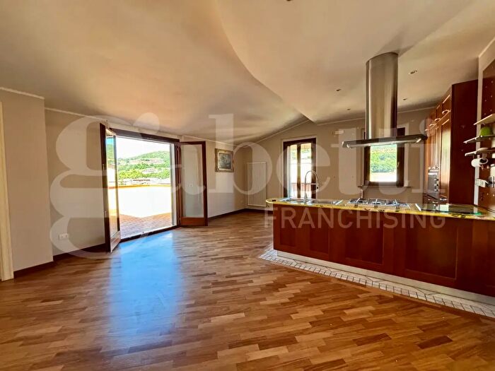Appartamento trilocale in vendita in Via dell'Arte, Deruta