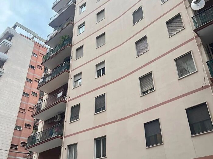 Appartamento trilocale in vendita in Via Marco Pacuvio, Taranto