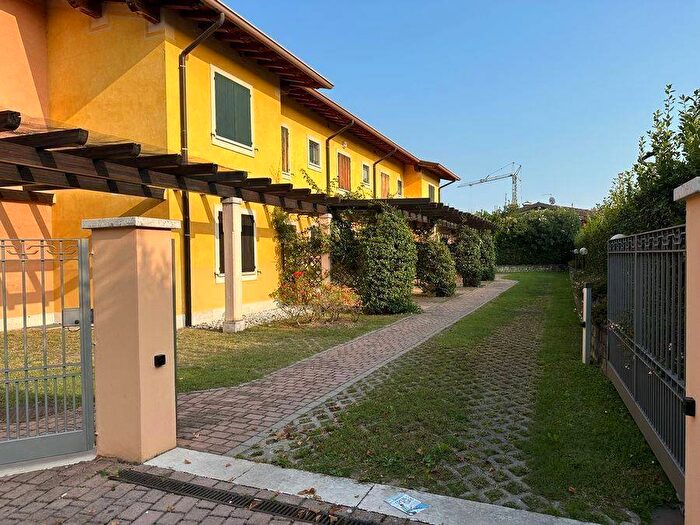 Appartamento trilocale in affitto in Via Panoramica, Solarolo, Manerba del Garda