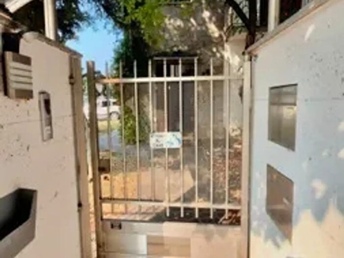 Casa con 6 locali in vendita in Viale Lombardia, Rescaldina