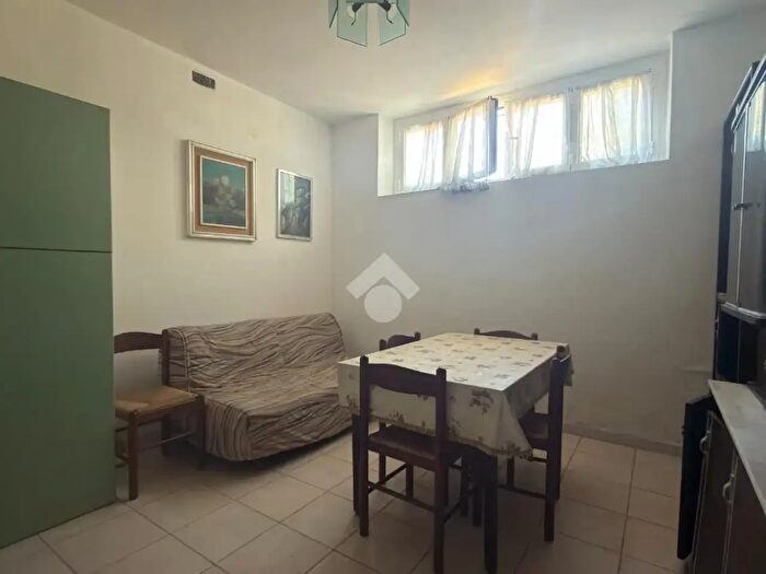 Appartamento bilocale in vendita in Via Zaccagna, Carrara
