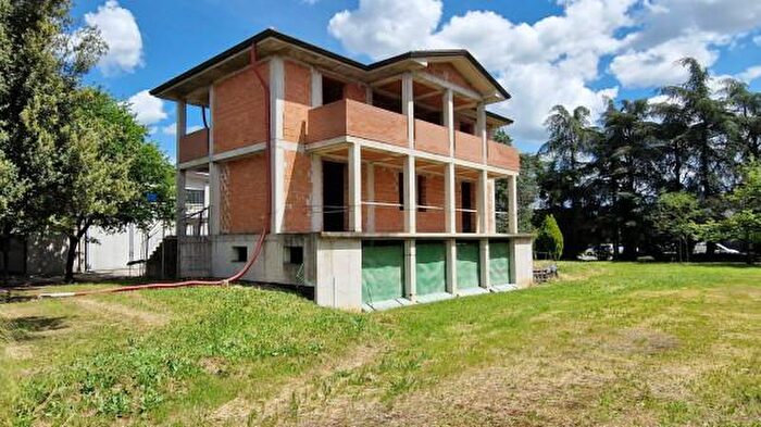 Casa con 6 locali in vendita in Via Renato Bacchini, Imola