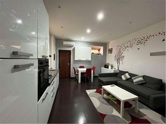 Appartamento bilocale in affitto in via Dei Mille, Centro, Cantù