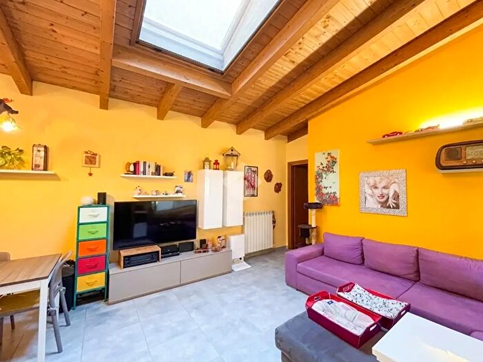 Appartamento trilocale in vendita in Via Giovanni Segantini, Lissone