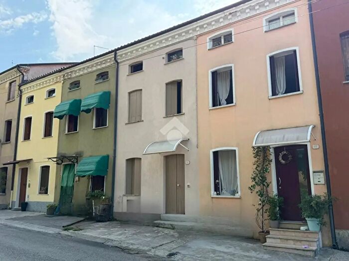 Casa quadrilocale in vendita in Via Panica, Marostica