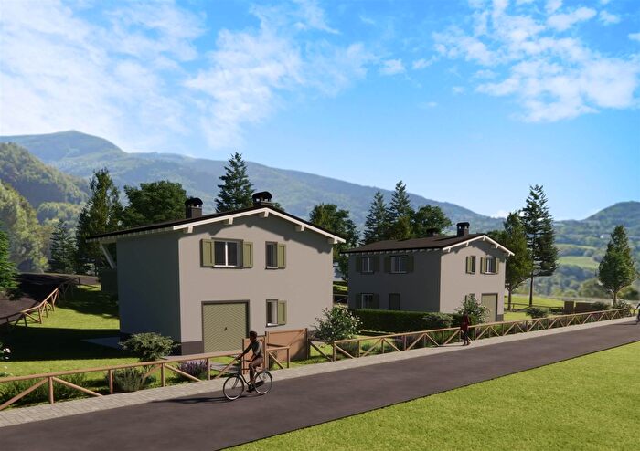 Casa con 5 locali in vendita in Sestola