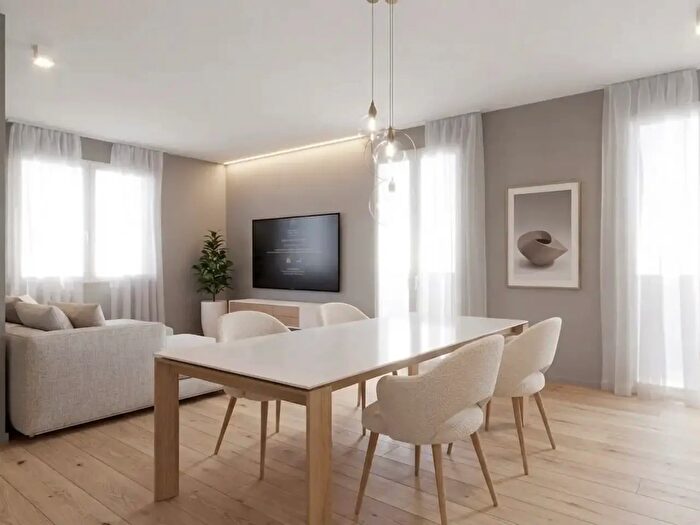Appartamento quadrilocale in vendita in Via Marostica, Padova