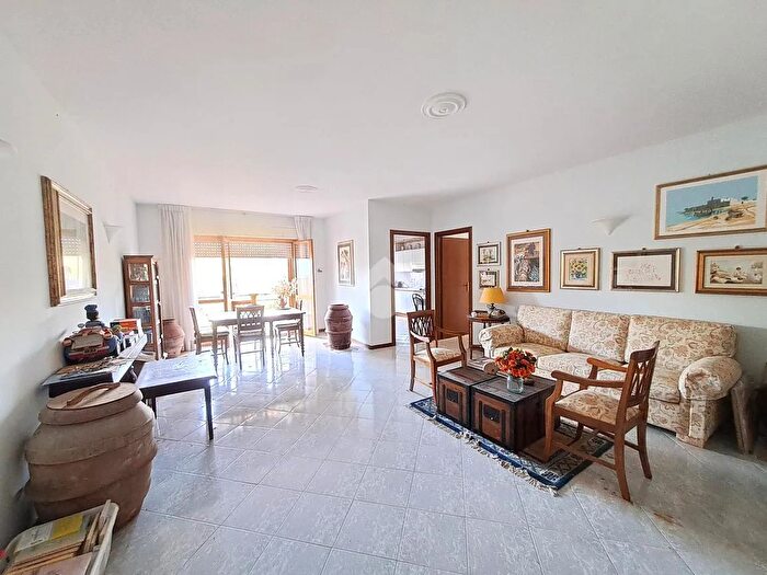 Appartamento quadrilocale in vendita in Viale S Giuliano, Faleria