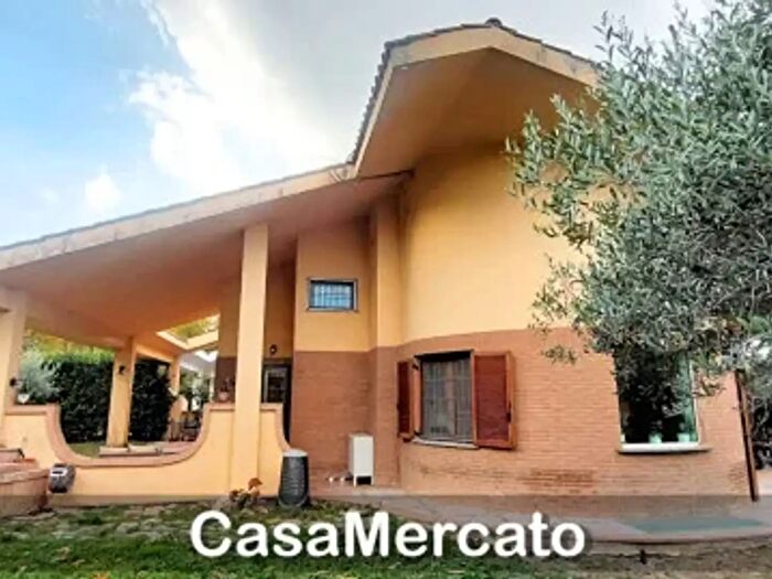 Casa con 6 locali in vendita in Via delle Barozze, Rocca Di Papa