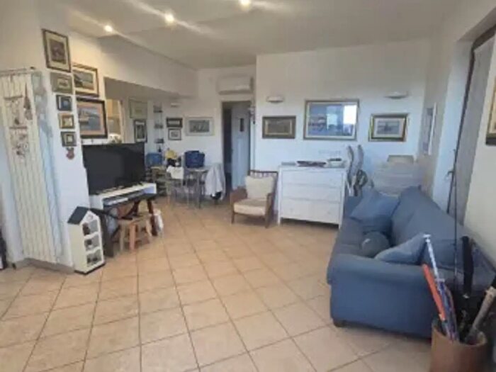 Appartamento trilocale in vendita in Via Giuseppe Garibaldi, Sabaudia