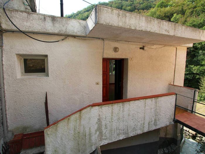 Appartamento trilocale in affitto in Testana, Avegno
