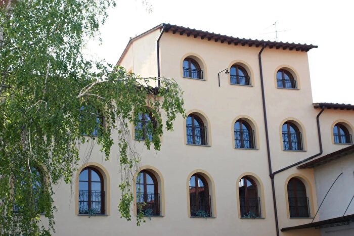 Casa con 16 locali in vendita in Signa